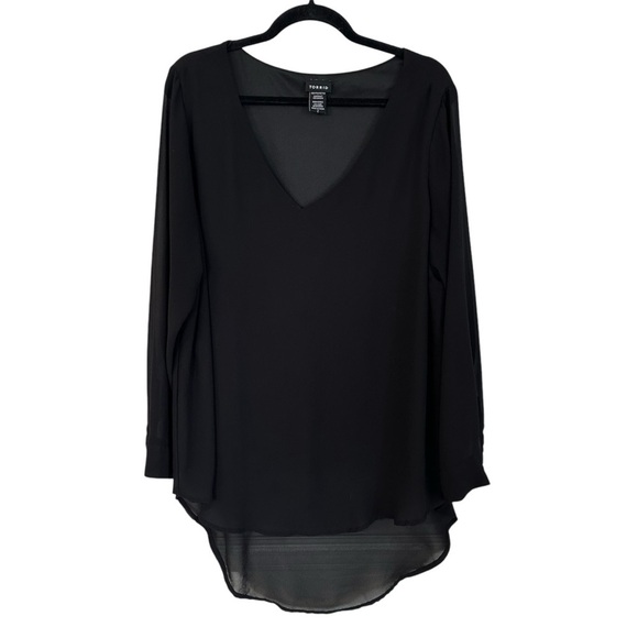 Torrid Women’s Black Long Sleeve V-Neck Hi/Lo Chiffon Blouse Sz 2, 2X 18-20 GUC - Picture 1 of 7